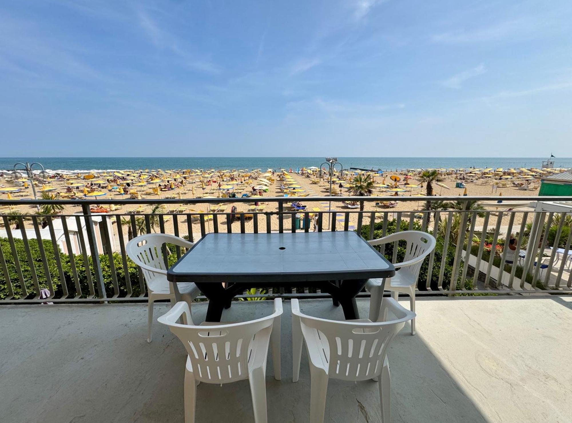 Fronte Mare-carraro Immobiliare - Family Apartamento *