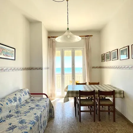 Villa Fronte Mare-Carraro Immobiliare Jesolo - Family Apartments Exterior photo