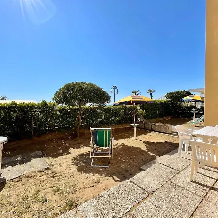 Villa Fronte Mare-Carraro Immobiliare Jesolo - Family Apartments Exterior photo