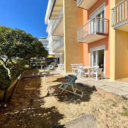 Villa Fronte Mare-Carraro Immobiliare Jesolo - Family Apartments Exterior photo