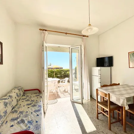 Villa Fronte Mare-Carraro Immobiliare Jesolo - Family Apartments Exterior photo