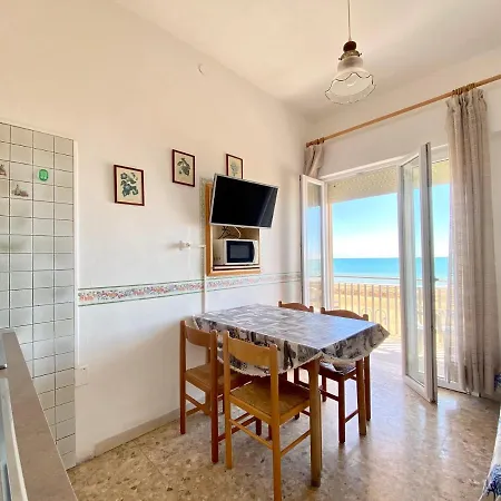 Villa Fronte Mare-Carraro Immobiliare Jesolo - Family Apartments Exterior photo